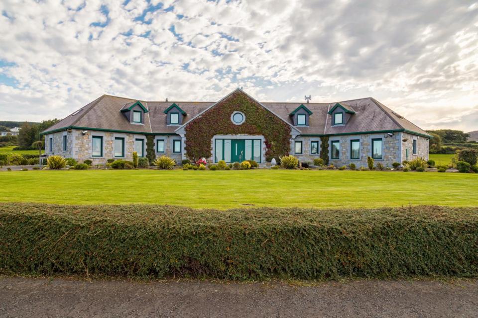 Like Walking Into A Fantastic Novel At Inishowen House Rashenny Buitenkant foto